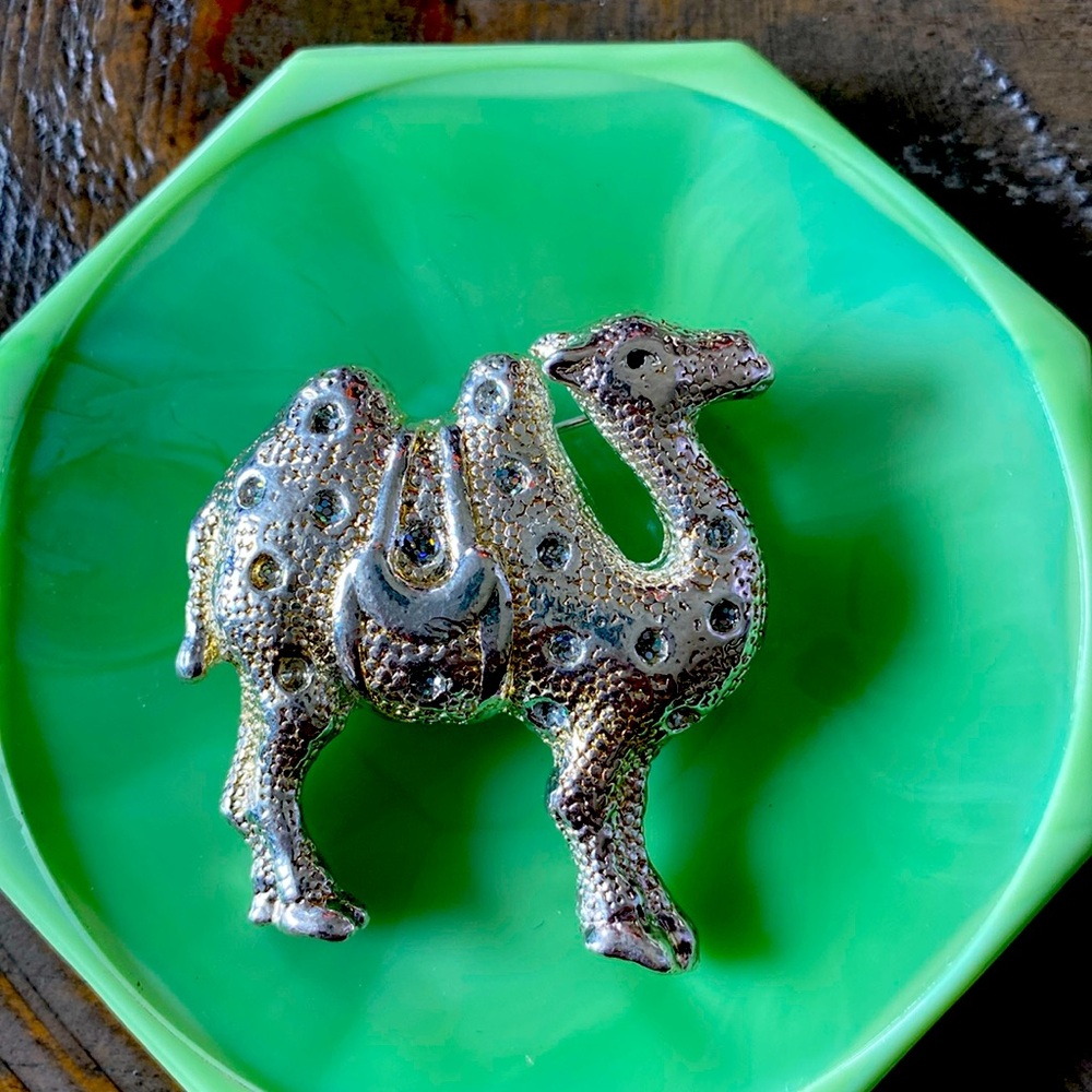 VINTAGE CAMEL BROOCH